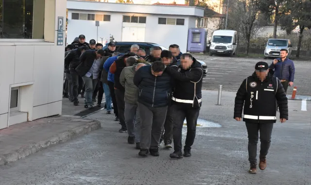 Ordu merkezli 14 ilde düzenlenen organize suç örgütü operasyonunda 24 kişi tutuklandı Ordu merkezli 14 ilde düzenlenen organize suç örgütü operasyonunda 24 kişi tutuklandı