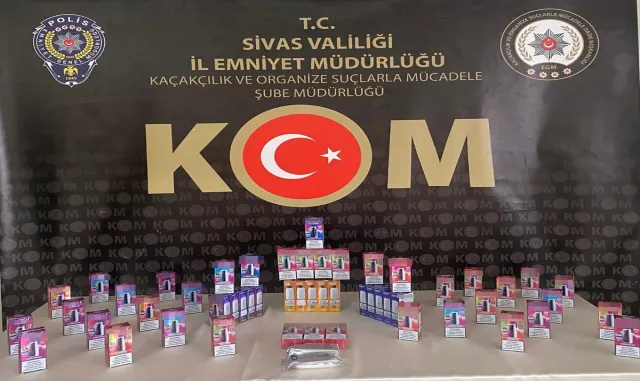 Sivas’ta 55 kaçak elektronik sigara ele geçirildi Sivas’ta 55 kaçak elektronik sigara ele geçirildi