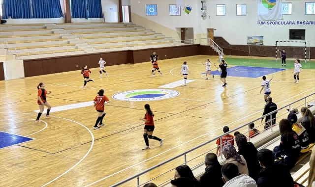 Yıldız Kızlar Hentbol Yarı Finalleri Kırşehir’de başladı Yıldız Kızlar Hentbol Yarı Finalleri Kırşehir’de başladı