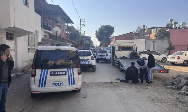 Adana’da aynı aileden 3 kişi evde bıçaklanarak öldürülmüş halde bulundu Adana’da aynı aileden 3 kişi evde bıçaklanarak öldürülmüş halde bulundu