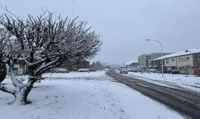 Almanya’da şiddetli kar yağışı ve buzlanma uyarısı Almanya’da şiddetli kar yağışı ve buzlanma uyarısı