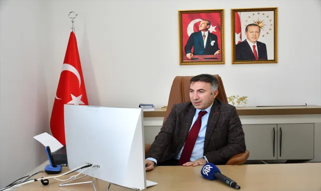 Batman Üniversitesi Rektörü Demir, AA’nın "Yılın Kareleri" oylamasına katıldı Batman Üniversitesi Rektörü Demir, AA’nın "Yılın Kareleri" oylamasına katıldı