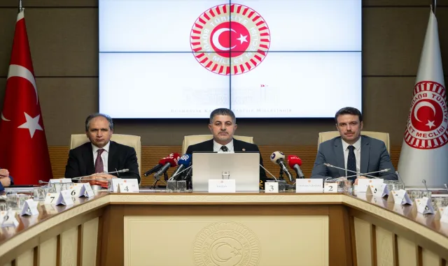 Bebek Ölümlerini ve Özel Sağlık Kuruluşlarını Araştırma Komisyonu, SGK yetkililerini dinledi Bebek Ölümlerini ve Özel Sağlık Kuruluşlarını Araştırma Komisyonu, SGK yetkililerini dinledi