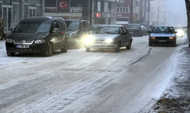 Erzurum, Ardahan, Ağrı ile Kars’ta yoğun kırağı ve buzlanma oluştu Erzurum, Ardahan, Ağrı ile Kars’ta yoğun kırağı ve buzlanma oluştu