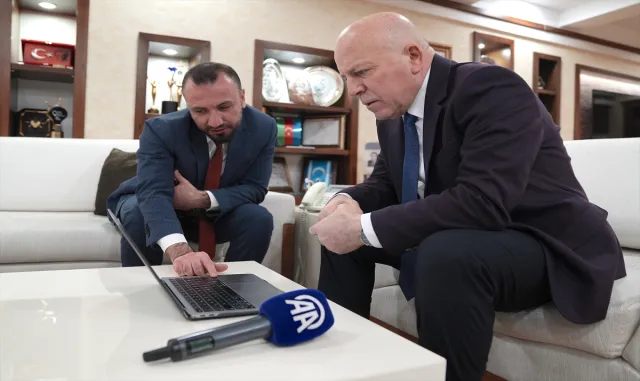 Erzurum Büyükşehir Belediye Başkanı Sekmen AA’nın "Yılın Kareleri" oylamasına katıldı Erzurum Büyükşehir Belediye Başkanı Sekmen AA’nın "Yılın Kareleri" oylamasına katıldı