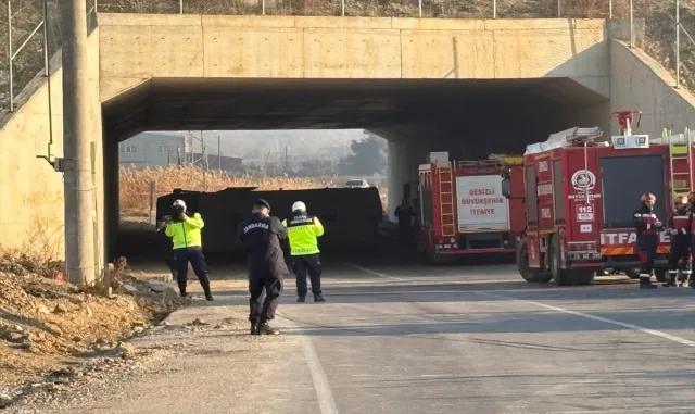 GÜNCELLEME 3 - Denizli'de devrilen işçi servisindeki 4 kişi öldü, 19 kişi yaralandı