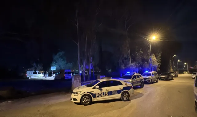 GÜNCELLEME - Adana’da silahlı kavgada 2’si kardeş 3 kişi öldü GÜNCELLEME - Adana’da silahlı kavgada 2’si kardeş 3 kişi öldü