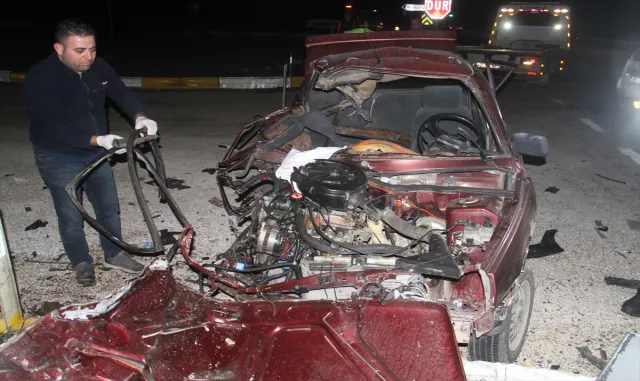GÜNCELLEME - Konya’da turistleri taşıyan minibüs ile otomobilin çarpıştığı kazada 2 kişi öldü GÜNCELLEME - Konya’da turistleri taşıyan minibüs ile otomobilin çarpıştığı kazada 2 kişi öldü