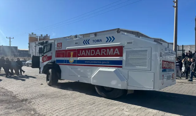 GÜNCELLEME - Şanlıurfa’da tekstil fabrikasında çıkan yangın kontrol altına alındı GÜNCELLEME - Şanlıurfa’da tekstil fabrikasında çıkan yangın kontrol altına alındı