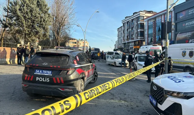 GÜNCELLEME - Sultangazi’de polis ekipleri tarafından durdurulan araçta kadın cesedi bulundu GÜNCELLEME - Sultangazi’de polis ekipleri tarafından durdurulan araçta kadın cesedi bulundu
