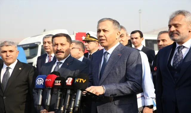 İçişleri Bakanı Yerlikaya, Hatay’daki Cilvegözü Sınır Kapısı’nda konuştu: (2) İçişleri Bakanı Yerlikaya, Hatay’daki Cilvegözü Sınır Kapısı’nda konuştu: (2)