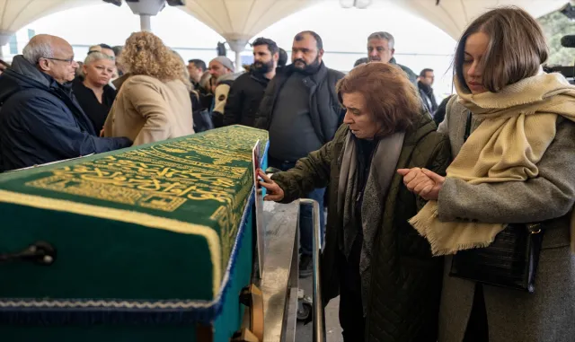 Kartalkaya’daki otel yangınında hayatını kaybeden lise öğrencisi Ankara’da toprağa verildi Kartalkaya’daki otel yangınında hayatını kaybeden lise öğrencisi Ankara’da toprağa verildi