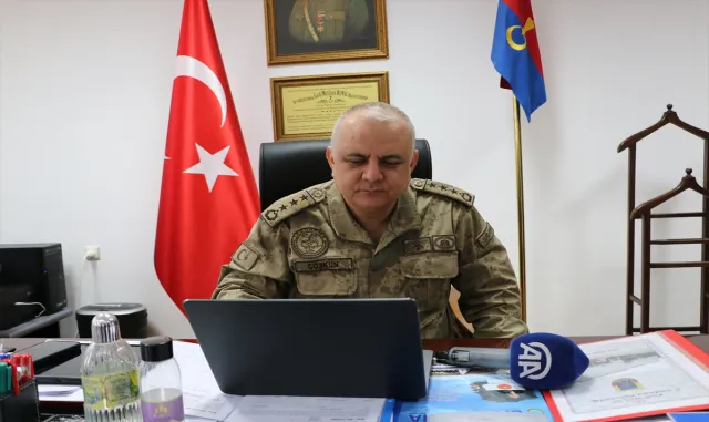 Kilis Jandarma Komutanı Coşkun, AA’nın "Yılın Kareleri" oylamasına katıldı Kilis Jandarma Komutanı Coşkun, AA’nın "Yılın Kareleri" oylamasına katıldı