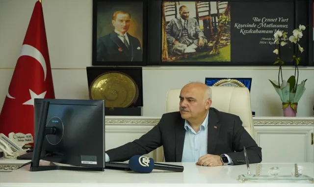 Kızılcahamam Belediye Başkanı Acar, AA’nın "Yılın Kareleri" oylamasına katıldı Kızılcahamam Belediye Başkanı Acar, AA’nın "Yılın Kareleri" oylamasına katıldı