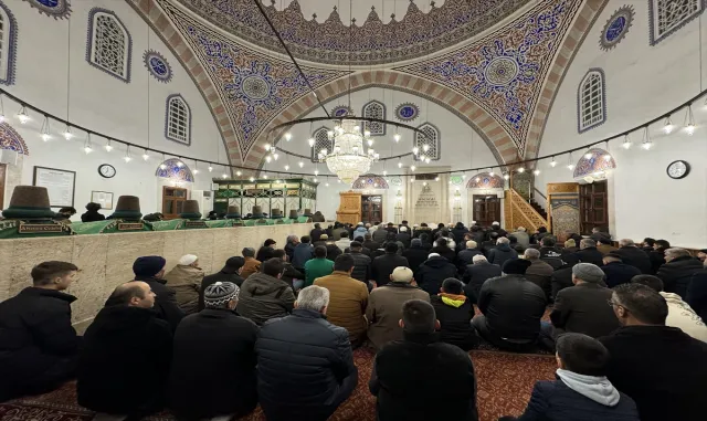 Konya ve çevre illerde Regaip Kandili dualarla idrak edildi Konya ve çevre illerde Regaip Kandili dualarla idrak edildi
