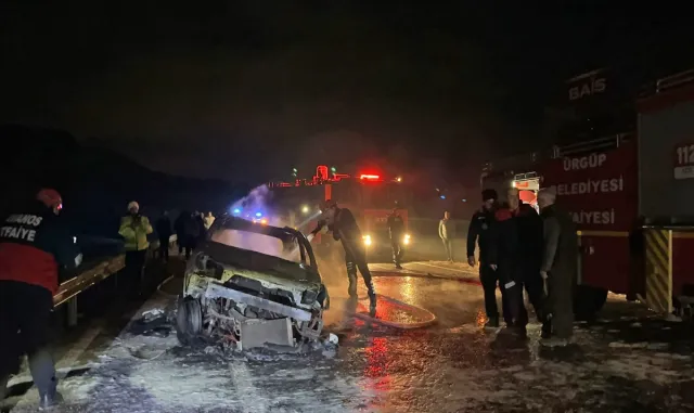 Nevşehir’de çarpışan motosiklet ile otomobilin alev aldığı kazada 2 kişi yaralandı Nevşehir’de çarpışan motosiklet ile otomobilin alev aldığı kazada 2 kişi yaralandı