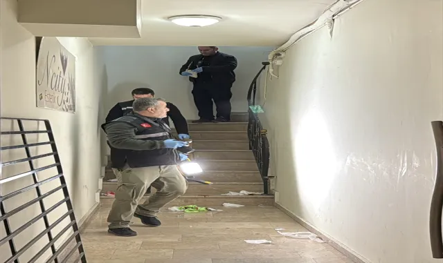 Sakarya’da bir kadını bıçakla yaralayan zanlı tutuklandı Sakarya’da bir kadını bıçakla yaralayan zanlı tutuklandı