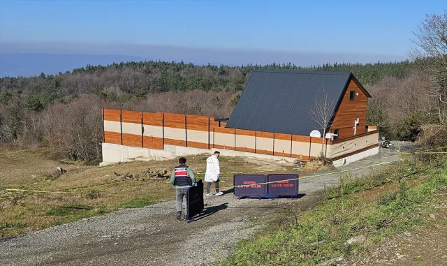 Sakarya’da kardeşini silahla vurarak öldüren zanlı tutuklandı Sakarya’da kardeşini silahla vurarak öldüren zanlı tutuklandı