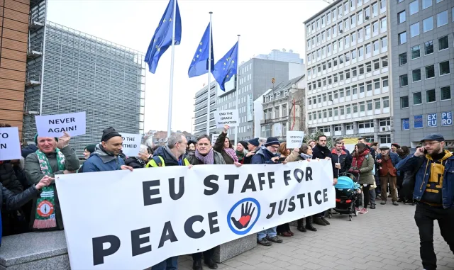 AB çalışanları, 24 Şubat’ta yapılacak AB-İsrail Ortaklık Konseyi Toplantısı’nı protesto etti AB çalışanları, 24 Şubat’ta yapılacak AB-İsrail Ortaklık Konseyi Toplantısı’nı protesto etti