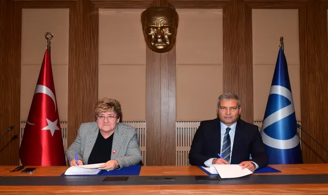 Anadolu Üniversitesi, LÖSEV ile protokol imzaladı Anadolu Üniversitesi, LÖSEV ile protokol imzaladı