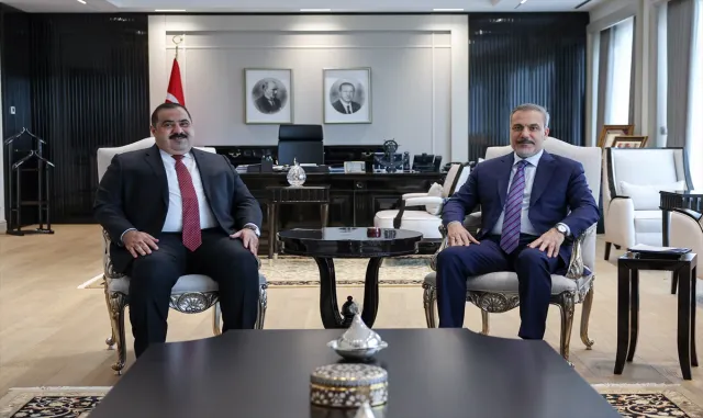 Bakan Fidan, Irak Azm İttifakı lideri Müsenna Samarrai ile bir araya geldi Bakan Fidan, Irak Azm İttifakı lideri Müsenna Samarrai ile bir araya geldi