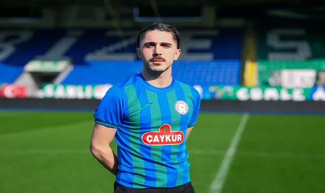 Çaykur Rizespor, Abdülkadir Ömür’ü transfer etti Çaykur Rizespor, Abdülkadir Ömür’ü transfer etti