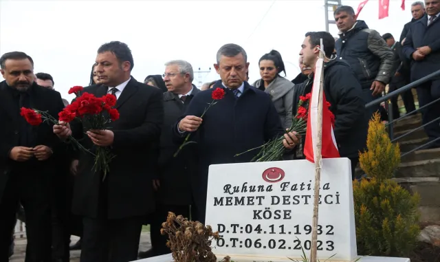 CHP Genel Başkanı Özel, Adıyaman ve Kahramanmaraş’ta ziyaretlerde bulundu CHP Genel Başkanı Özel, Adıyaman ve Kahramanmaraş’ta ziyaretlerde bulundu