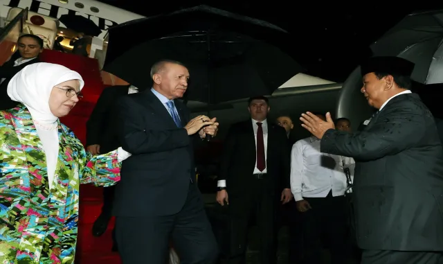 Cumhurbaşkanı Erdoğan, Endonezya’ya geldi Cumhurbaşkanı Erdoğan, Endonezya’ya geldi