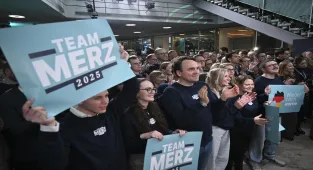 GÜNCELLEME 2 - Almanya'daki genel seçimde sandık çıkış anketine göre CDU/CSU yüzde 29 oyla birinci