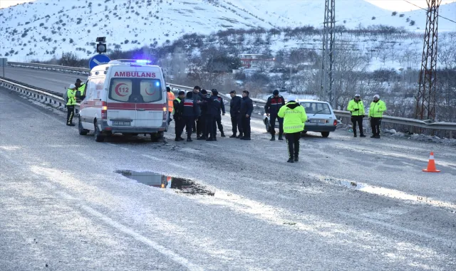 GÜNCELLEME- Malatya’da yolcu minibüsünün devrilmesi sonucu 10 kişi yaralandı GÜNCELLEME- Malatya’da yolcu minibüsünün devrilmesi sonucu 10 kişi yaralandı