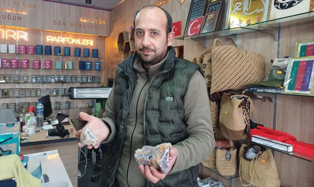 Hobi olarak topladığı taşlar mesleği oldu Hobi olarak topladığı taşlar mesleği oldu