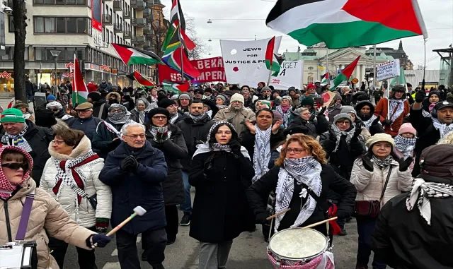 İsveç’te Filistin destekçileri, Trump’ın Filistinlileri yerinden etme planını protesto etti İsveç’te Filistin destekçileri, Trump’ın Filistinlileri yerinden etme planını protesto etti