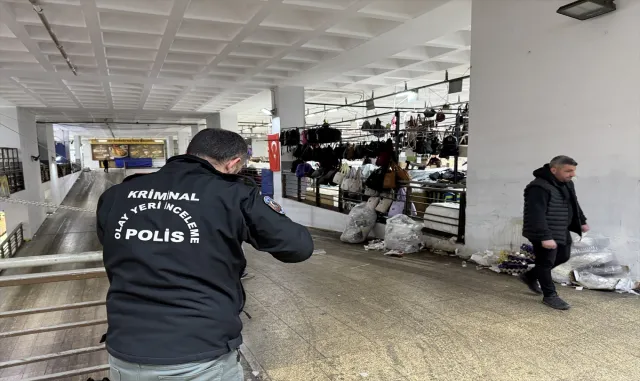 İzmir’de pazarcılar arasında çıkan kavgaya ilişkin 8 kişi yakalandı İzmir’de pazarcılar arasında çıkan kavgaya ilişkin 8 kişi yakalandı