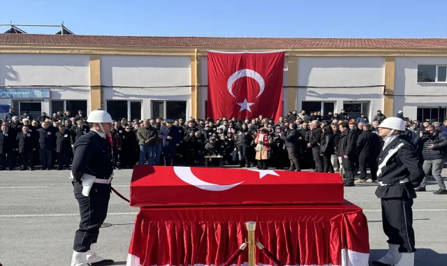 Kayseri'de operasyonda geçirdiği kalp krizi sonucu şehit olan polis memurunun cenazesi defnedildi