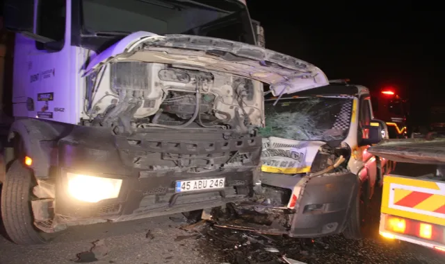 Manisa’da 1 kişinin öldüğü, 4 kişinin yaralandığı kazayla ilgili kamyon şoförü tutuklandı Manisa’da 1 kişinin öldüğü, 4 kişinin yaralandığı kazayla ilgili kamyon şoförü tutuklandı