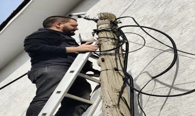 Mihalgazi’deki bir mahalleye güvenlik kameraları takıldı Mihalgazi’deki bir mahalleye güvenlik kameraları takıldı