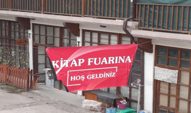 Nallıhan 1. Kitap Fuarı açıldı Nallıhan 1. Kitap Fuarı açıldı