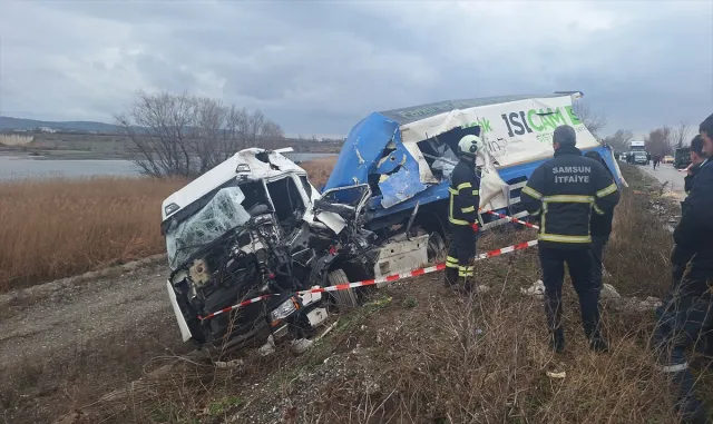 Samsun’da iki tırın çarpıştığı kazada 1 kişi öldü, 2 kişi yaralandı Samsun’da iki tırın çarpıştığı kazada 1 kişi öldü, 2 kişi yaralandı