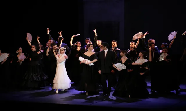 Samsun Devlet Opera ve Balesi "Kanlı Düğün" balesini sanatseverlerle buluşturdu Samsun Devlet Opera ve Balesi "Kanlı Düğün" balesini sanatseverlerle buluşturdu