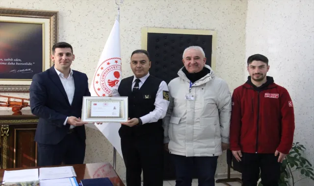Yozgat’ta Çayıralan İlçe Jandarma Komutanı Aktan’a teşekkür belgesi verildi Yozgat’ta Çayıralan İlçe Jandarma Komutanı Aktan’a teşekkür belgesi verildi
