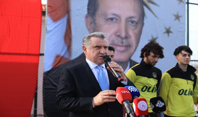 Gençlik ve Spor Bakanı Bak, Edirne'de iftarda gençlerle buluştu: