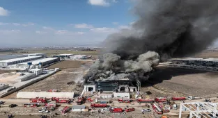 GÜNCELLEME - Başkentte yatak fabrikasında çıkan yangın kontrol altına alındı