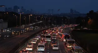 İstanbul'da haftanın ilk iş gününde trafikte yoğunluk yaşanıyor