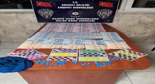 Kocaeli'de kumar oynayan 8 kişiye 73 bin 976 lira para cezası kesildi
