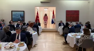 Türkiye'nin Zagreb Büyükelçiliği iftar programı düzenledi