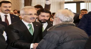 Ulaştırma ve Altyapı Bakanı Uraloğlu, Trabzon'da teşkilat buluşmasında konuştu: