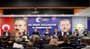 AK Parti Genel Merkez Teşkilat Başkan Yardımcısı Aksu, partisinin Gaziantep İl Başkanlığını ziyaret etti