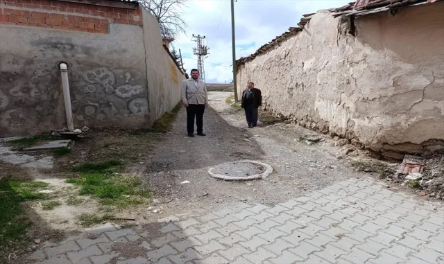 AK Parti'li Vural'dan Sultandere Mahallesi'ndeki hizmet eksikliğine tepki