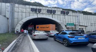 Anadolu Otoyolu Kocaeli kesimindeki kaza nedeniyle İstanbul istikameti ulaşıma kapandı