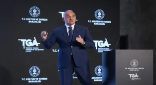 Bakan Ersoy, 2025 yılının ilk çeyrek turizm verilerini değerlendirdi: